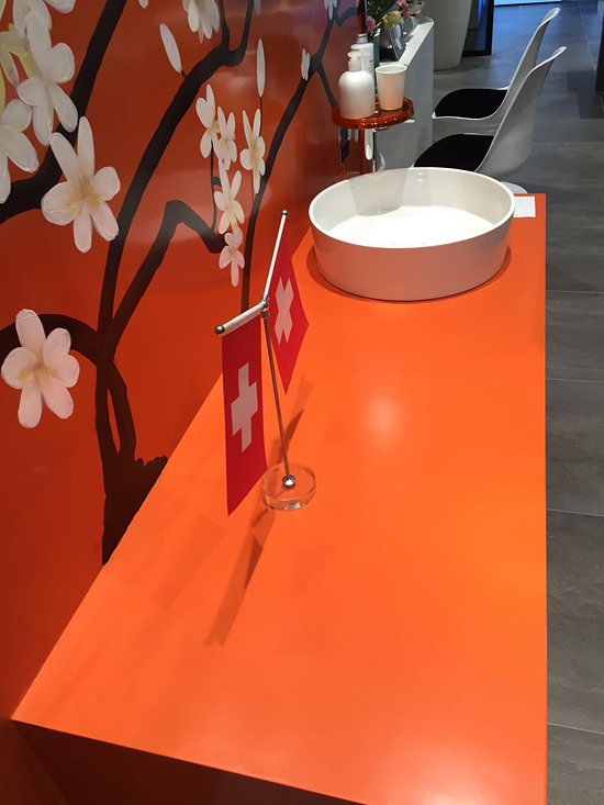 大荷水性木器漆橙色效果图